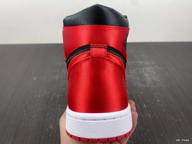 1 Air OG FD4810-061 Satin High WMNS Bred Jordan 0530